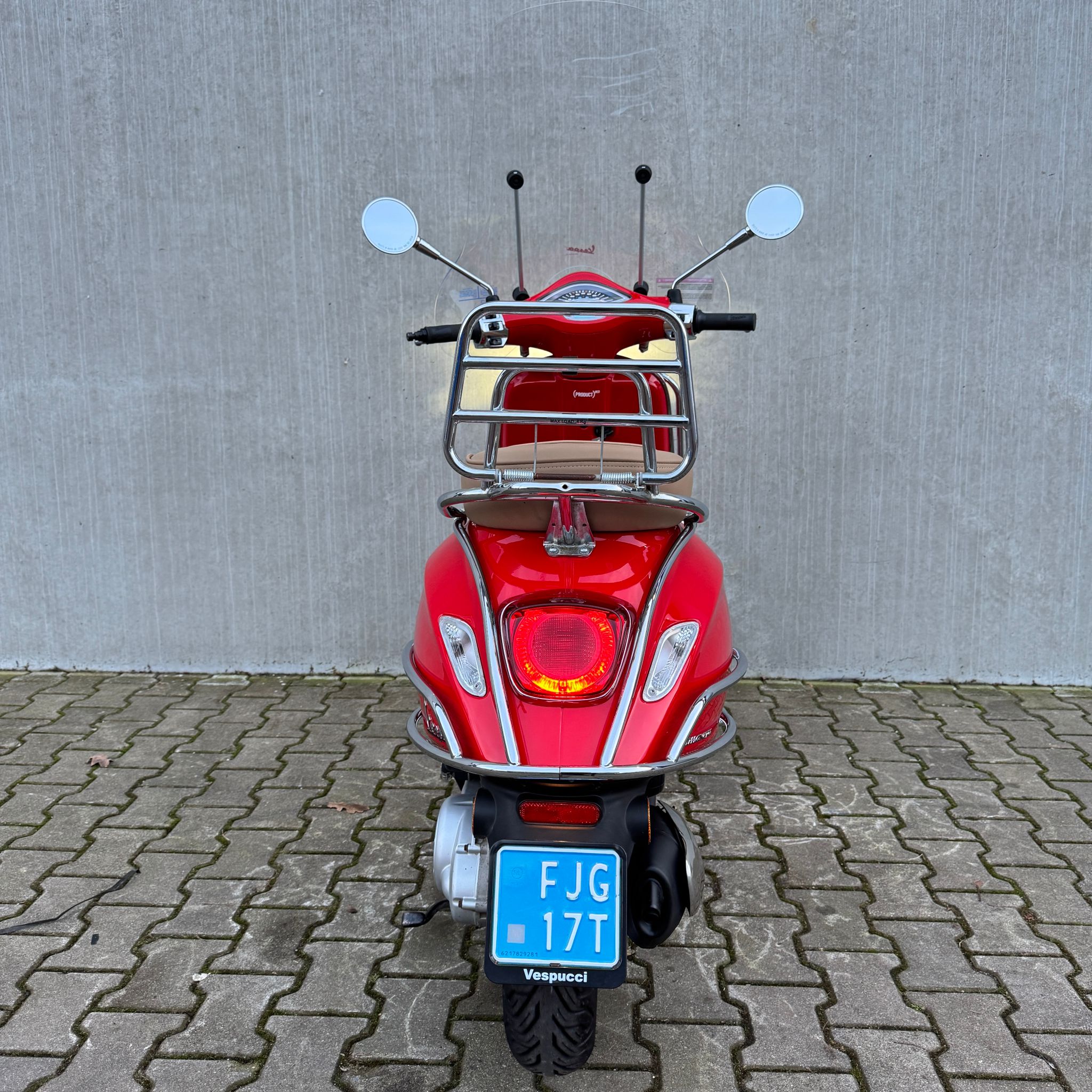 Vespa Primavera RED Edition FJG-17-T